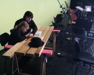 Txalaparta oso instrumentu baioanitza da.